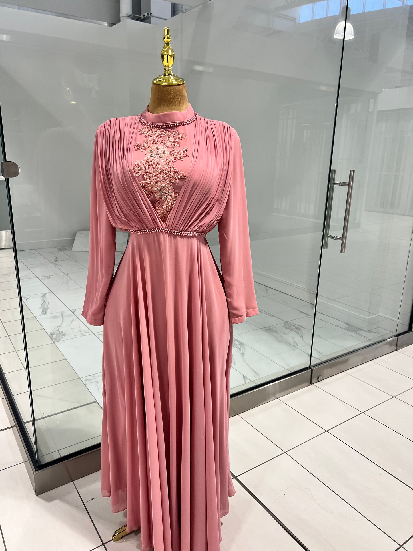 🌸 Elegant Chiffon Dress – Graceful Flow and Timeless Charm