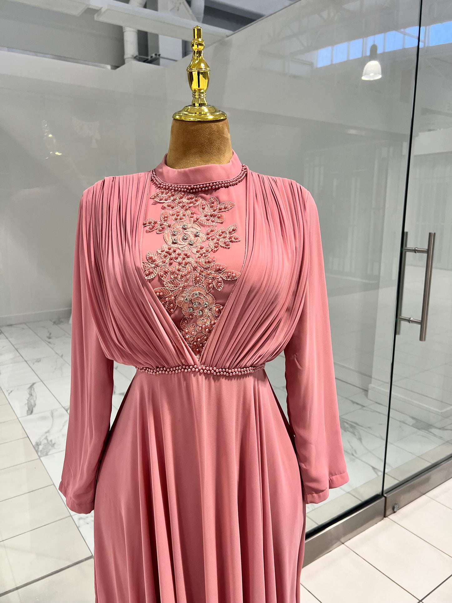 🌸 Elegant Chiffon Dress – Graceful Flow and Timeless Charm