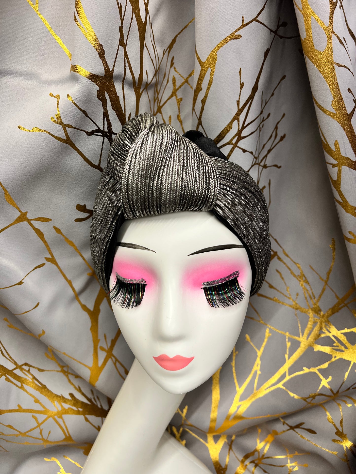 Black shiny crepe Turban